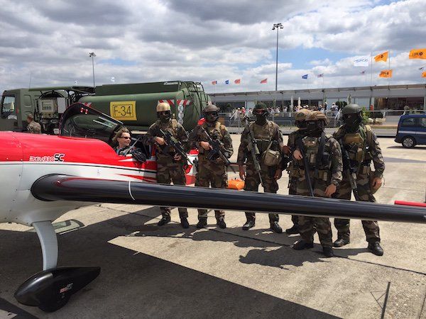 Avec les militaires, salon du Bourget 2017